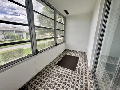 20 Norwich A, West Palm Beach, FL 33417 - photo 6