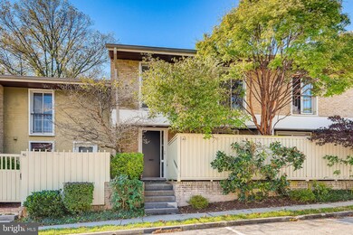 48 Olmsted Green Ct, Baltimore, MD 21210 - photo 2