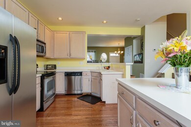 10304 Butternut Cir, Manassas, VA 20110 - photo 6