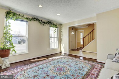 7 Saddle Creek Ct, Burtonsville, MD 20866 - photo 4