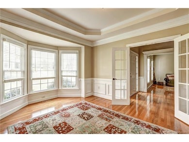 Office / Study off entrance hall
