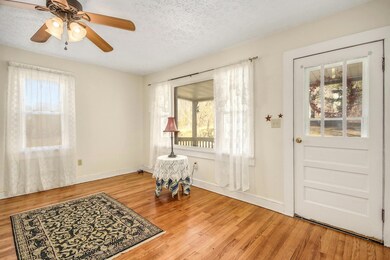 005-457451-15_Bobcat_Lane_IMG_1909_HDR