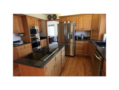 Kitchen. Island - Granite Counters
