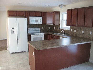 426 Baltic Terrace, Tobyhanna, PA 18466 - photo 3