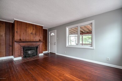 5801 E Manslick Rd, Louisville, KY 40219 - photo 2