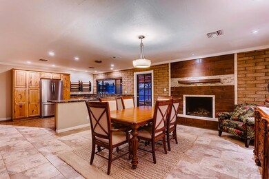 4646 E Desert Forest Trail-large-007-7-D