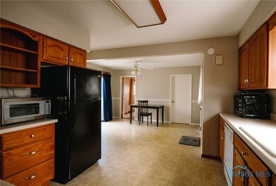 542 Winfield Ave, Findlay, OH 45840 - photo 5