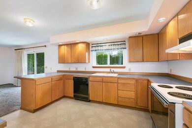 Kitchen with Peninsula