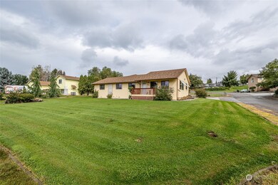 831 Highline Dr, East Wenatchee, WA 98802 - photo 3