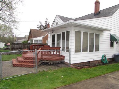 17518 Maple Heights Blvd, Maple Heights, OH 44137 - photo 4