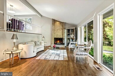 912 Twin Oaks Dr, Potomac, MD 20854 - photo 4