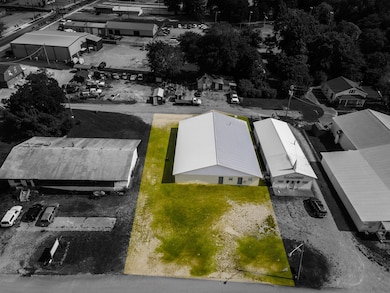 124 Chestnut St, Pulaski, TN 38478 - photo 2