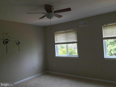 1598 Goldenrain Ct, Reston, VA 20190 - photo 6