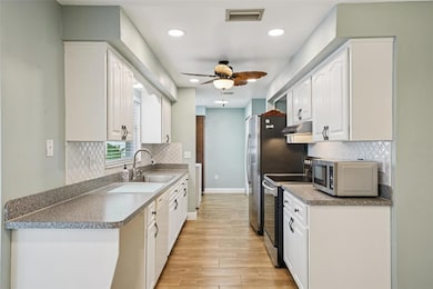 1118 Carlton Rd, Tarpon Springs, FL 34689 - photo 2