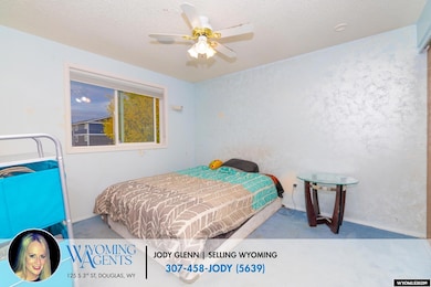903 Leal St, Douglas, WY 82633 - photo 6