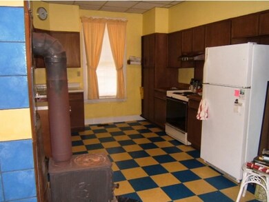 14 Center St, Bellows Falls, VT 05101 - photo 5