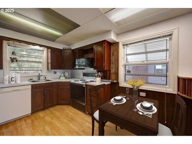 7067 N University Ave, Portland, OR 97203 - photo 6