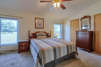 Primary-Bedroom (6)
