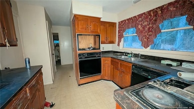 1277 Laurel Cir, Vass, NC 28394 - photo 5