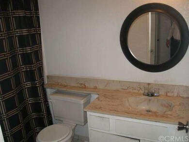 Hallway / Common Bathroom