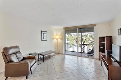 8971 S Hollybrook Blvd unit 209, Pembroke Pines, FL 33025 - photo 6