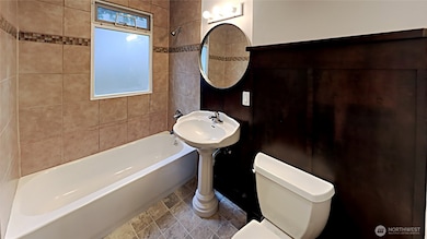 914 N 40th St, Seattle, WA 98103 - photo 7