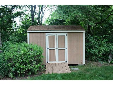 34 Gentian Dr, Wakefield, RI 02879 - photo 4