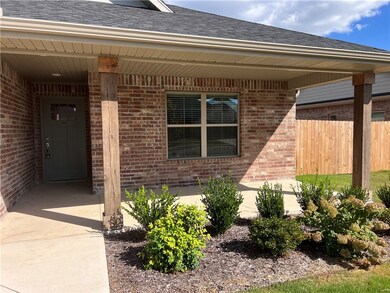 928 Sugar Pine St, Tontitown, AR 72762 - photo 2