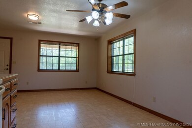 2703 E 2010 Rd, Hugo, OK 74743 - photo 6