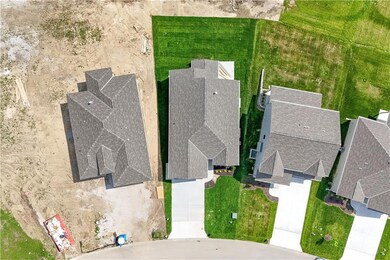 1511 SW Arbor Park Dr, Lee's Summit, MO 64082 - photo 2