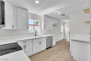 163 Greenbriar Townhouse Way, Las Vegas, NV 89121 - photo 6