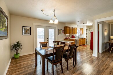 303 W Nimitz St, Fredericksburg, TX 78624 - photo 4