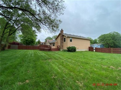 408 Brookwood St, Lansing, KS 66043 - photo 3