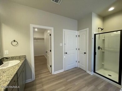 KCG021 MASTER BATH 2