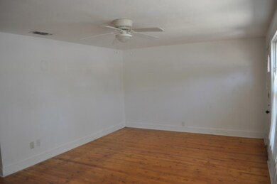 201 W Morse St, Fredericksburg, TX 78624 - photo 6