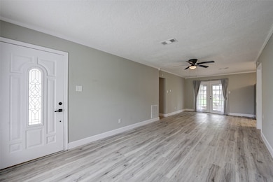 6009 Maywood Dr, Houston, TX 77053 - photo 5