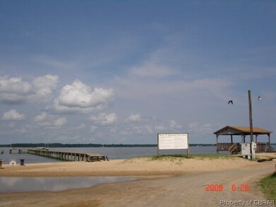 229 River Shore Dr, Dunnsville, VA 22454 - photo 4