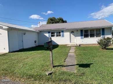 140 Diamond Cir, Newport, TN 37821 - photo 3