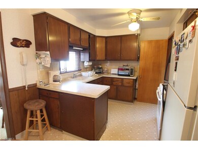 1628 Rush Rd, Wickliffe, OH 44092 - photo 4