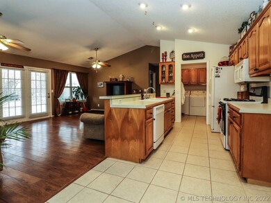9376 S 258th East Place, Broken Arrow, OK 74014 - photo 5