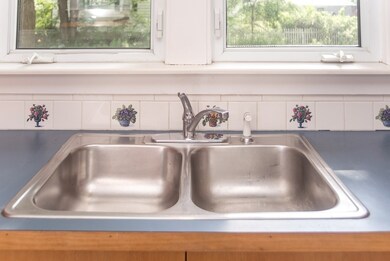 10 Thayer St, South Deerfield, MA 01373 - photo 6