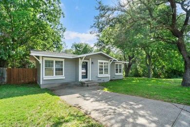 106 S Hill Dr, Weatherford, TX 76086 - photo 2