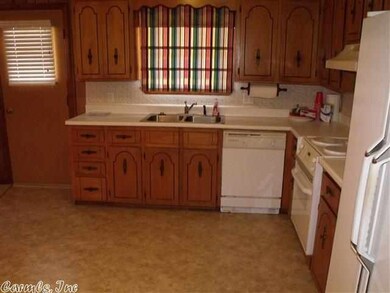 2014 Creekwood Dr, Conway, AR 72032 - photo 6