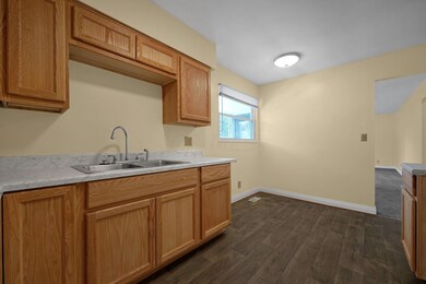 8-web-or-mls-2532-spaatz-ave