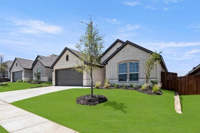 917 Beverly Dr, Cleburne, TX 76033 - photo 2