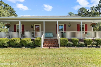 453 Padgett Rd, Maple Hill, NC 28454 - photo 2