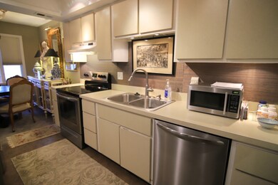 8520 Canterbury Square E, Indianapolis, IN 46260 - photo 7