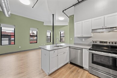 5 Pleasant St unit 504, Worcester, MA 01609 - photo 4