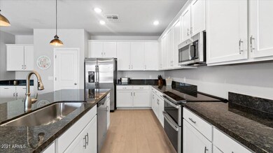 06-Kitchen