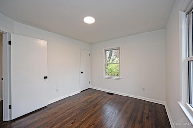 6756 Sunray Ave, Cincinnati, OH 45230 - photo 7